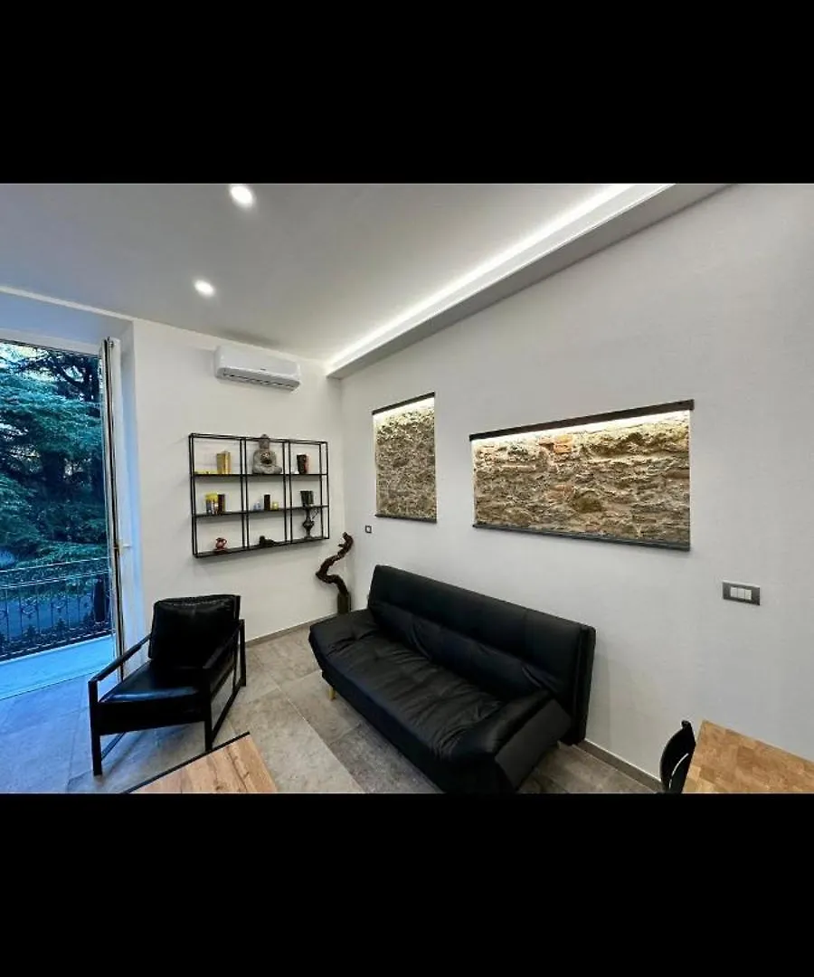 Koman House Savona 0*,  Italia