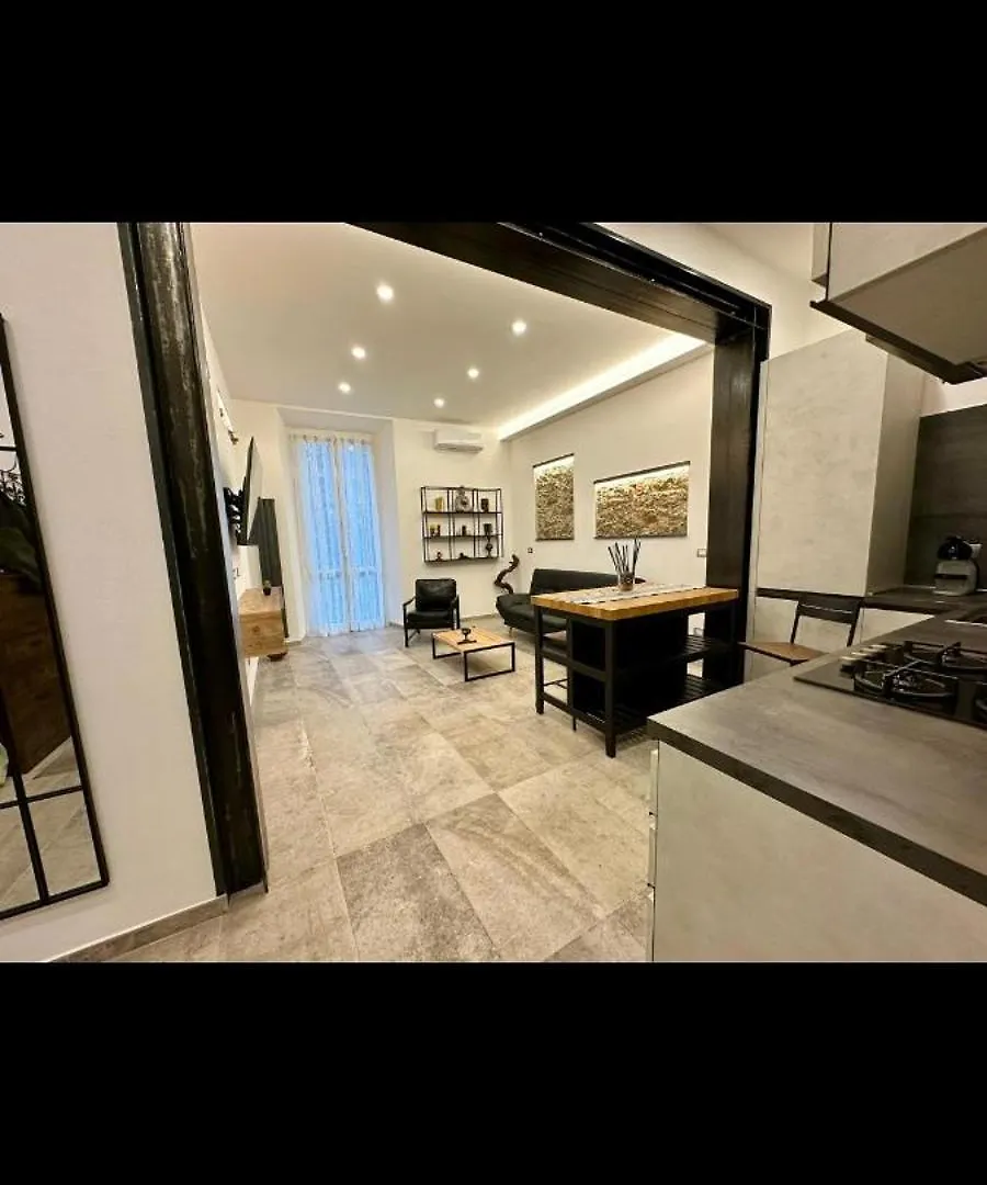 Koman House Savona 0*,